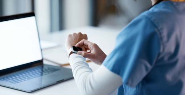 Governo negoceia tempo de trabalho dos enfermeiros em setembro
