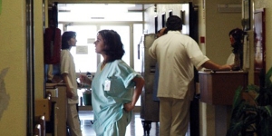 Hospitais podem contratar médicos e enfermeiros para urgências e substituições