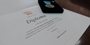 ESEnfC recebe Medalha de Serviços Distintos Grau &quot;Ouro&quot; do Ministério da Saúde