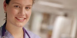 Ministério da Saúde anuncia contratação de 2.000 enfermeiros em 2015