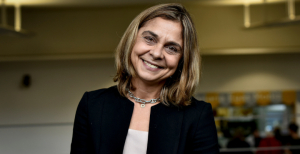 Ministra da Saúde garante estar a estudar formas de valorizar os enfermeiros
