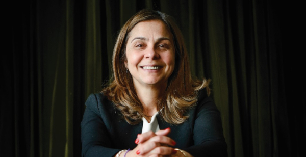 Ministra da Saúde inicia hoje reuniões negociais com sindicatos do setor